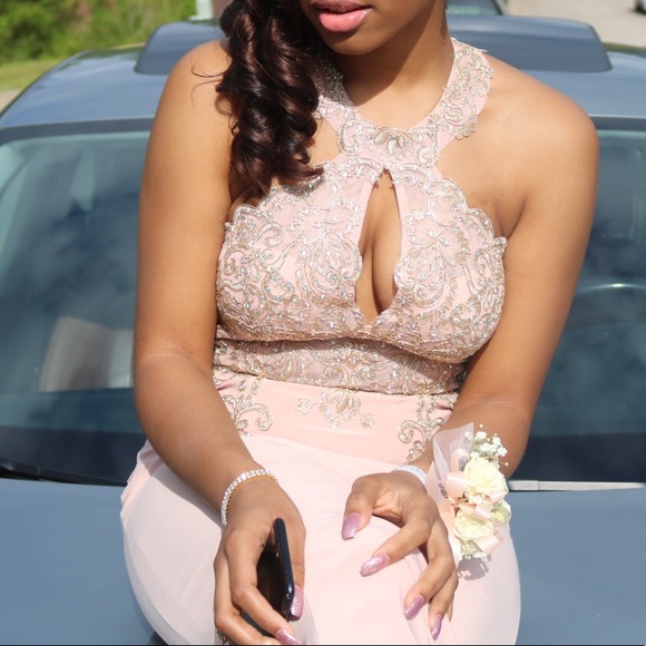 PROM DRESS ‼️💃🏽 - Picture 7 of 8